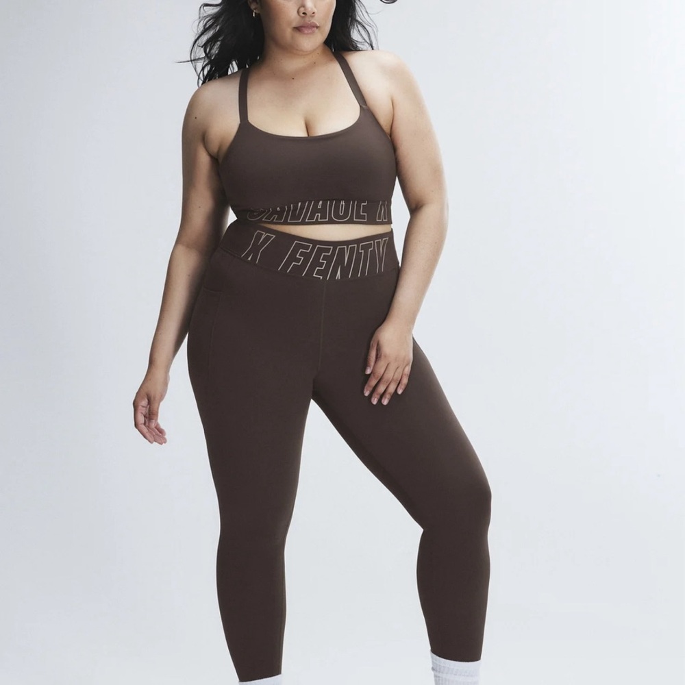 Savage X Fenty BAND-IT LOW-IMPACT LOGO SPORTS BRA